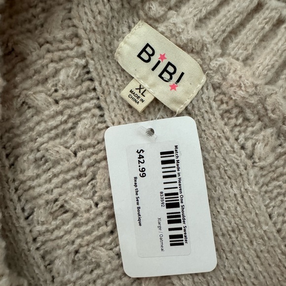 Boutique one shoulder sweater, size XLarge - Picture 2 of 3